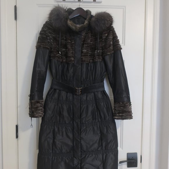 Women's down tiered coat with fur design and fox fur hood
